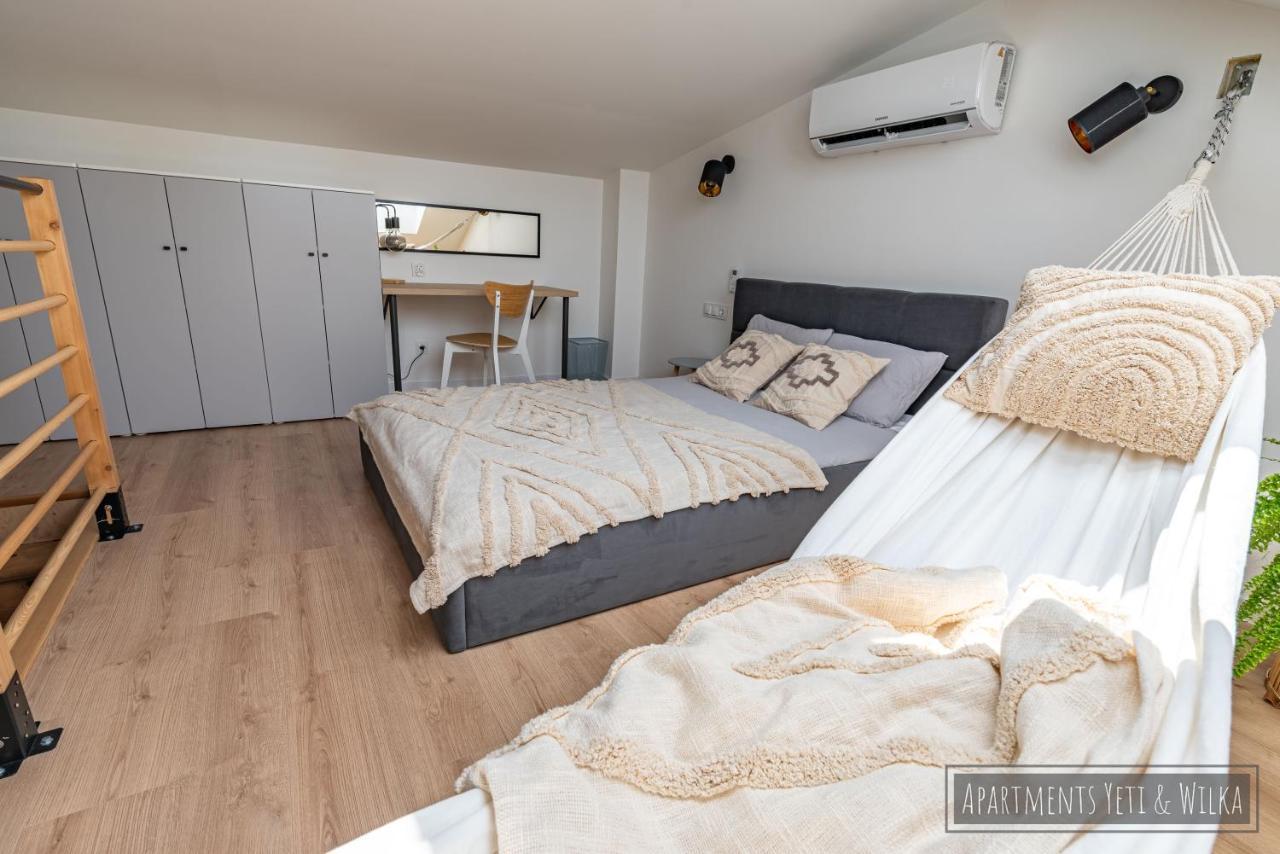 Apartamenty Yeti & Wilka W Centrum Chorzowa: Wilk Exterior photo